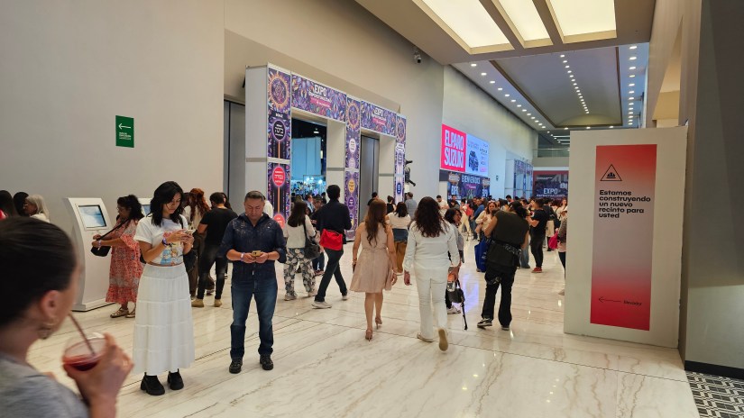 Área de registro afuera de la Expo Espiritualidad