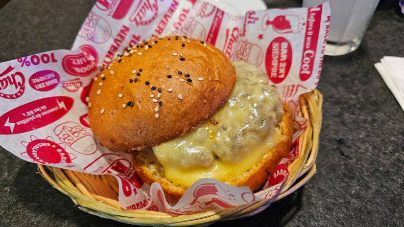 Una hamburguesa con queso Chazz de 150 gramos